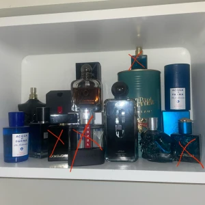 Populära parfymer  - Hej jag säljer populära parfymer och även sampels av de. Priser är följande.                                   Aqqua di Parma fico di amalfi 75ml: 1200kr.          Afnan 9pm 100ml: 350kr.                                         Ysl y eau de parfum: 30/60ml: 600kr.                    Armani stronger with you og 90/100ml: 600kr.     JPG le beau le parfum 100/125ml: 900kr.            Diesel only the brave 50ml: 400kr