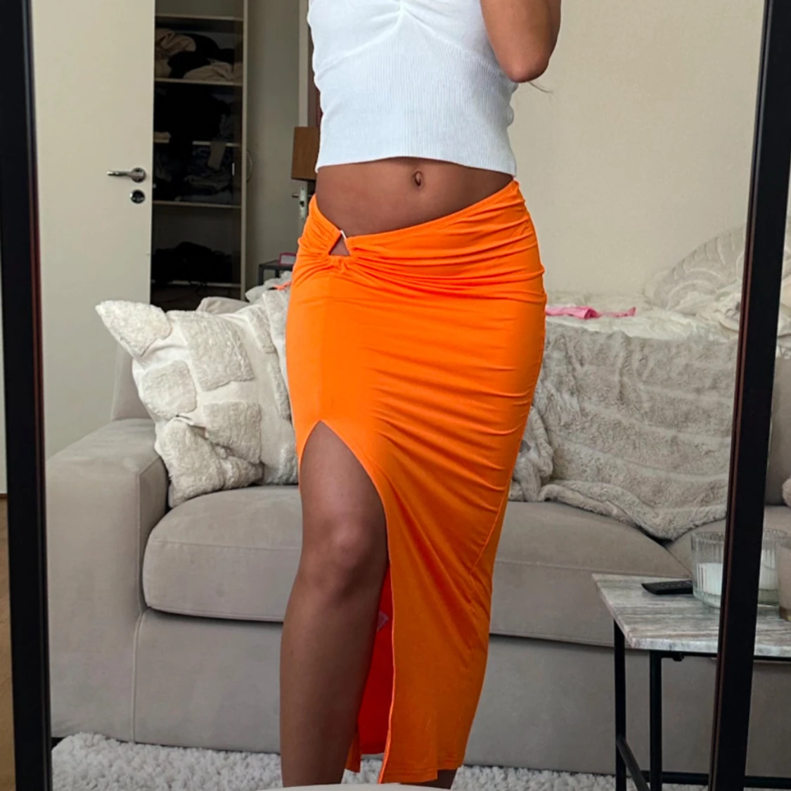 Kjol med detalj - 90