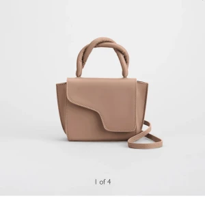 Atp atelier väska - Atp väska i färgen hazelnut. Väldigt bra skick, endast några få repor som inte syns. Nypris 4300.💓