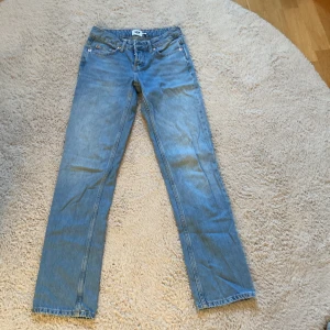 Straight jeans från lager 157  - Säljer mina straight jeans från Lager 157!! Fint skick. Strl xxs. 200kr inkl frakt. Modellen Icon!🫶🏼