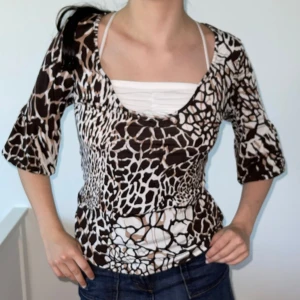 Leopard tröja  - Leopard tröja för bara 50kr  i storle S. Aldrig använd🌺