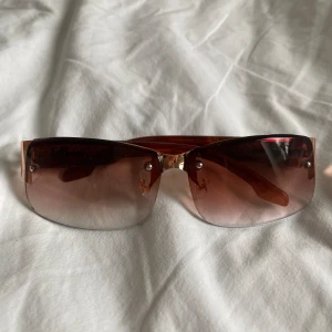 solglasögon  - y2k solglasögon 