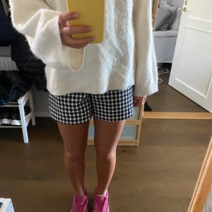 Mönstrade shorts - Rutiga shorts ifrån Zara 💓 köpta för 2 år sen men knappt använda 