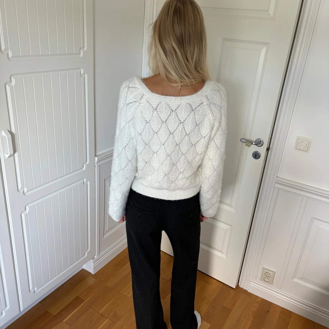 Vit stickad tröja  - 91