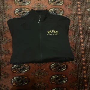 Hugo boss tracksuit  - Hugo boss tracksuit  Säljs inte längre  Bra skick