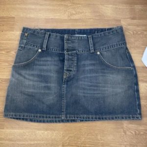 Lee kjol  - Jätte snygg kjol från lee!🥰pris kan alltid diskuteras 