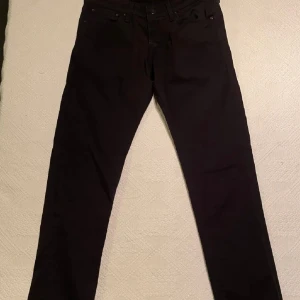 Slim fit jeans M - Slim fit jeans från jack and jones väldigt gott skicka och knappt använda