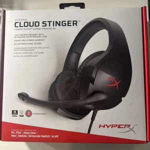 Schyssta gaming hörlurar - Ett par schyssta gaming hörlurar till ett schysst pris.  Knappt använda därför inga tecken på skador eller annat. Skick 10/10.