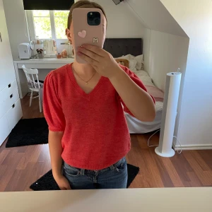 Är topp från Veramoda  - Bra sick aldrig använd. 