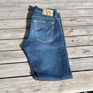 Nudie Jeans  - 29/30 Nudie jeans, ny köpta och använda 1-3 gånger. Modell: TILTED TOR