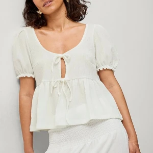Topp tie front top Gina - En helt oanvänd topp från Gina, super gullig💕💕