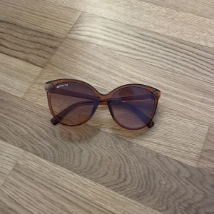 solglasögon  - Bruna solglasögon 