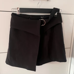 shotskjol från zara  - Shorts kjol från zara 