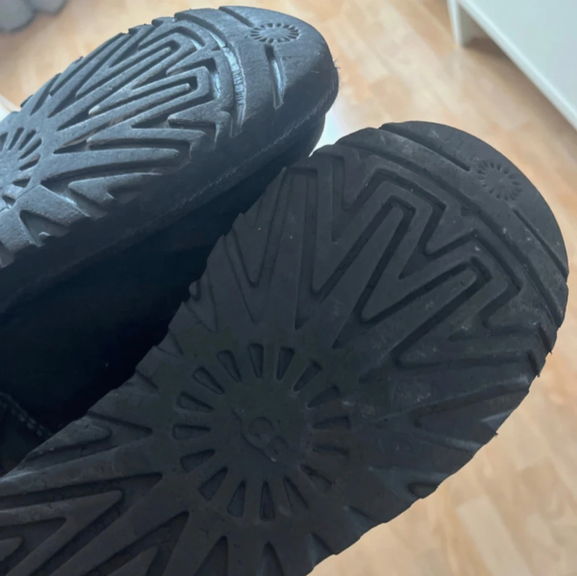 UGG Mini svarta - 92