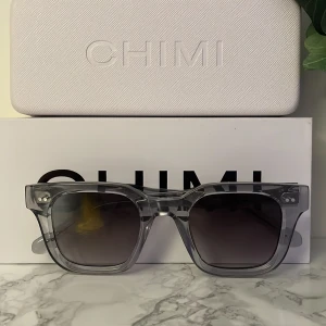 CHIMI 04 gray - Det är inget fel med dom . Jag säljer dem för att jag aldrig använder dem. 