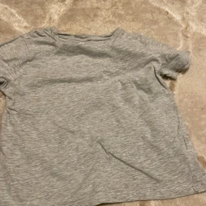 T shirt - Is to small for me