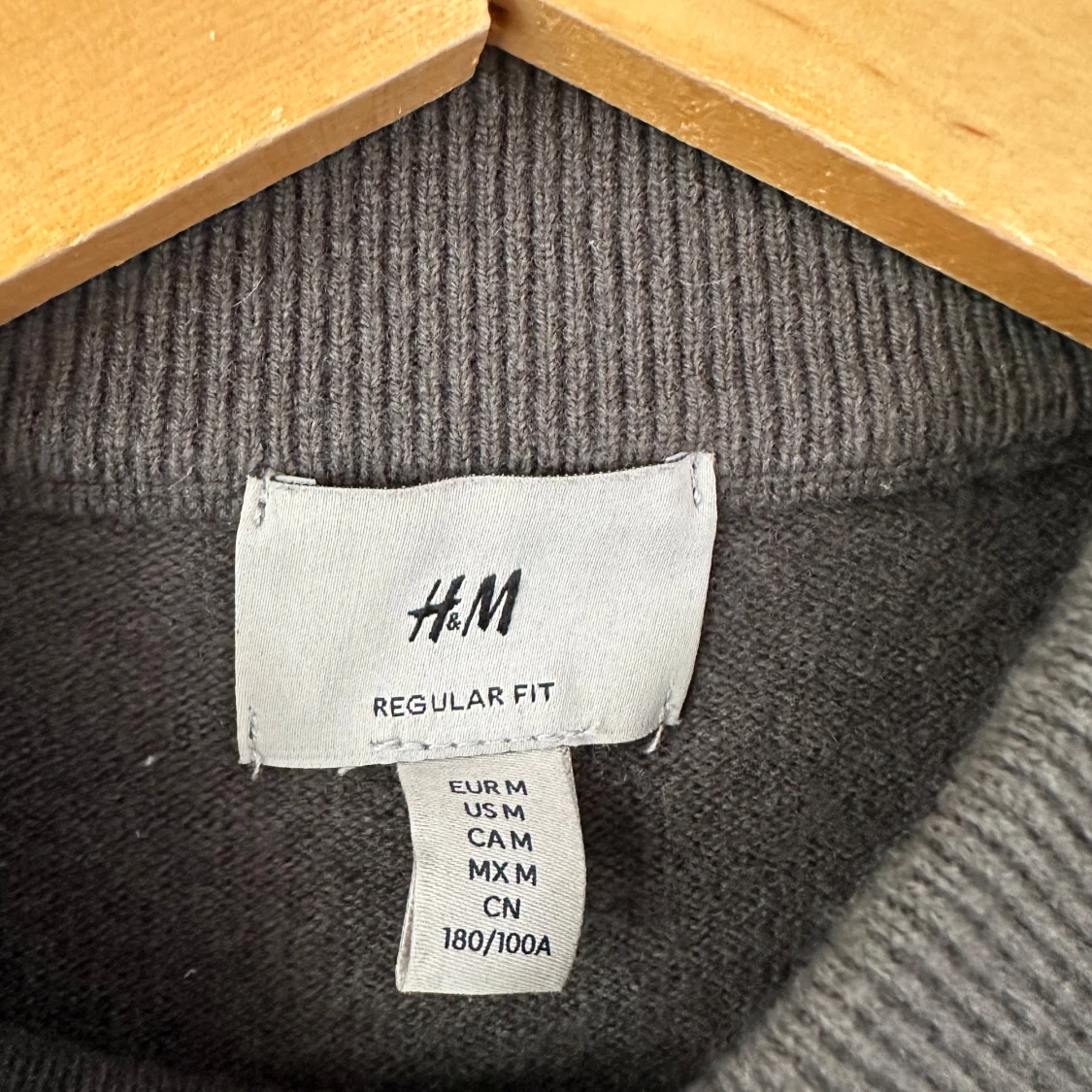 Grå tröja från H&M - 90