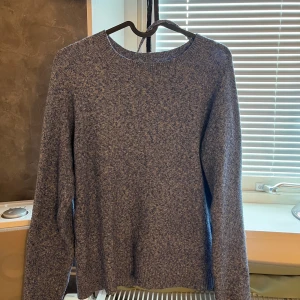 veromoda tröja - den populära stickade veromoda tröjan i färgen blå. använd fåtal gånger!😇