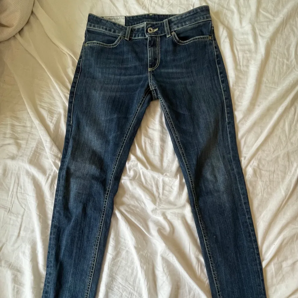 Dondup jeans storlek 28/30 . Jeans & Byxor.