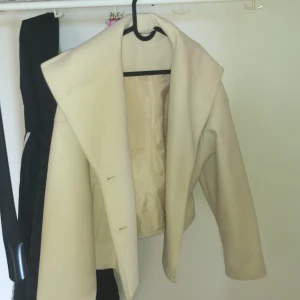 Vero Moda kappa - Använd ett fåtal gånger men fint skick