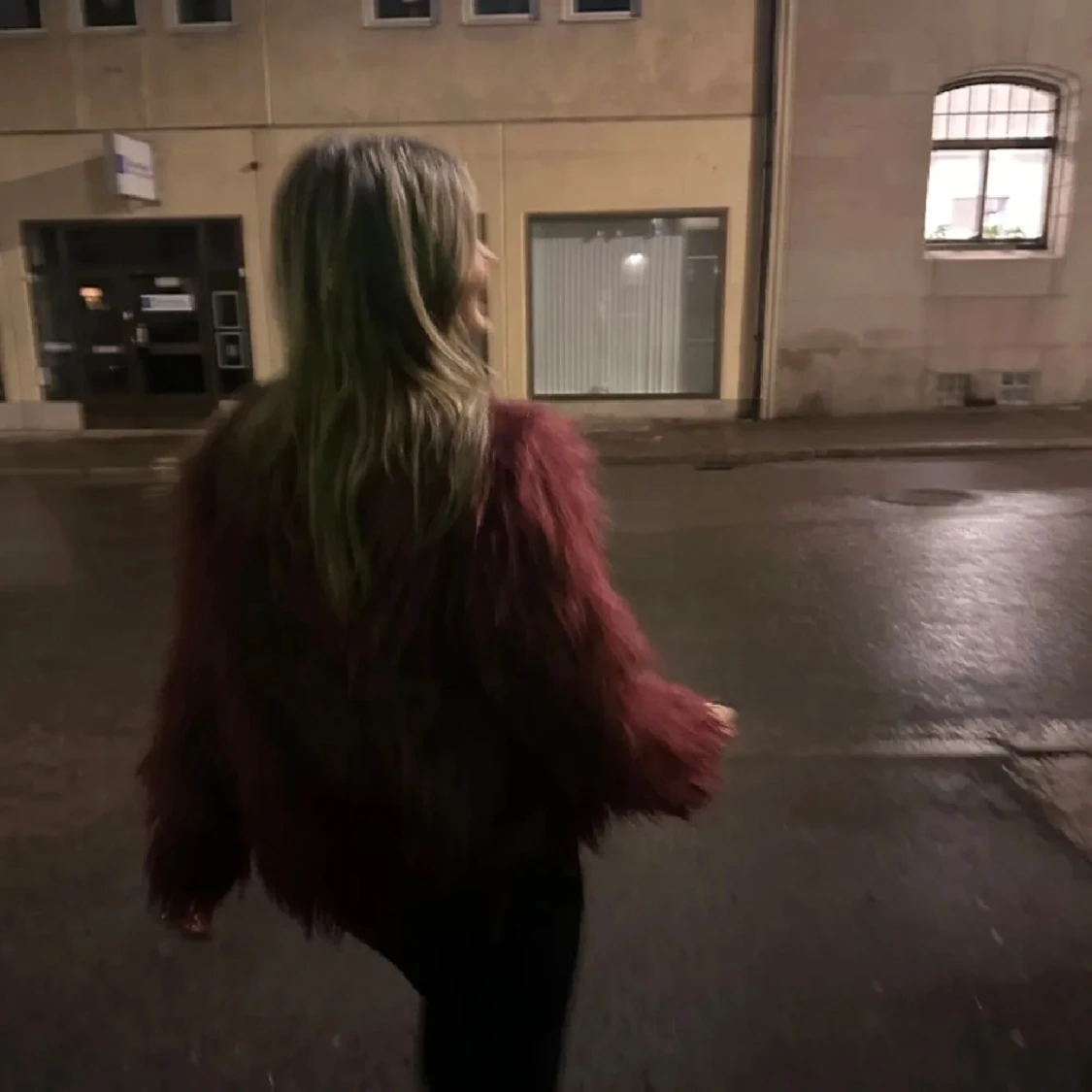 Vinröd pälsjacka - 90