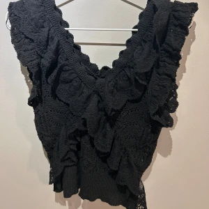 zara topp - säljer denna populära tröja från zara då den tyvärr inte kommer till användning, nyskick