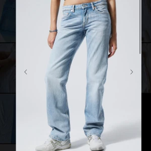 Helt nya weekday jeans - Säljer dessa weekday jeans som bara använts Max 2 ggr. Säljer pga jag äger flera liknande jeans! De är i storlek 26/32❤️