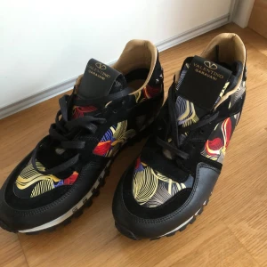 Sneakers - Supersnygga sneakers i storlek 38