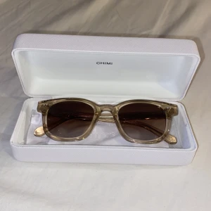 Chimi 02 Ecru  - Säljer dessa Chimi i storleken 02 Ecru❤️då jag inte använder de längre, kommer i väldigt bra skick💘