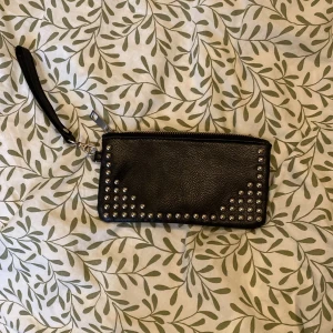 Plånbok - En jätte snygg plånbok men jätte snygga detaljer!