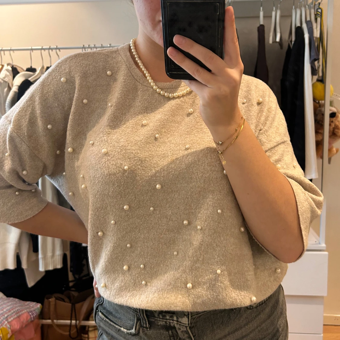 Stickad tröja med pärlor - 90