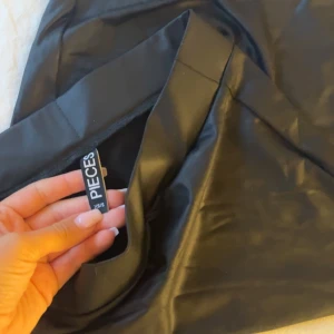 Kjol - En tajt snygg kjol i storlek xs/s