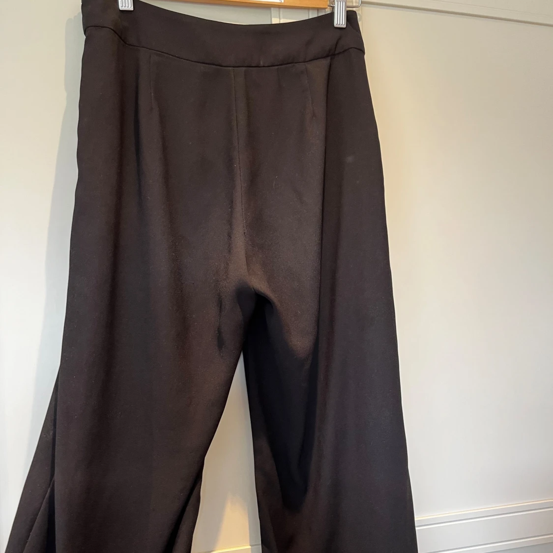Svarta kostymbyxor  - 90