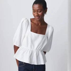 Blus ifårn Gina  - Säljer denna blus ifårn Gina🩷 Blusen är helt ny endas provad! 