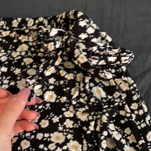 Kjol - Knälång kjol