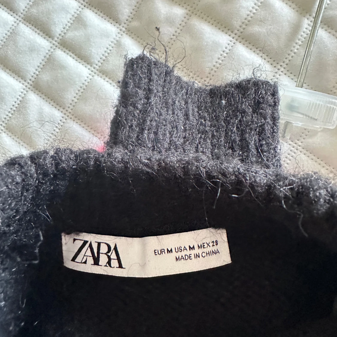 Svart stickad tröja - 91