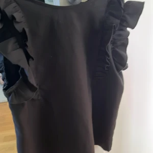 Svart blus  - Bra skick 