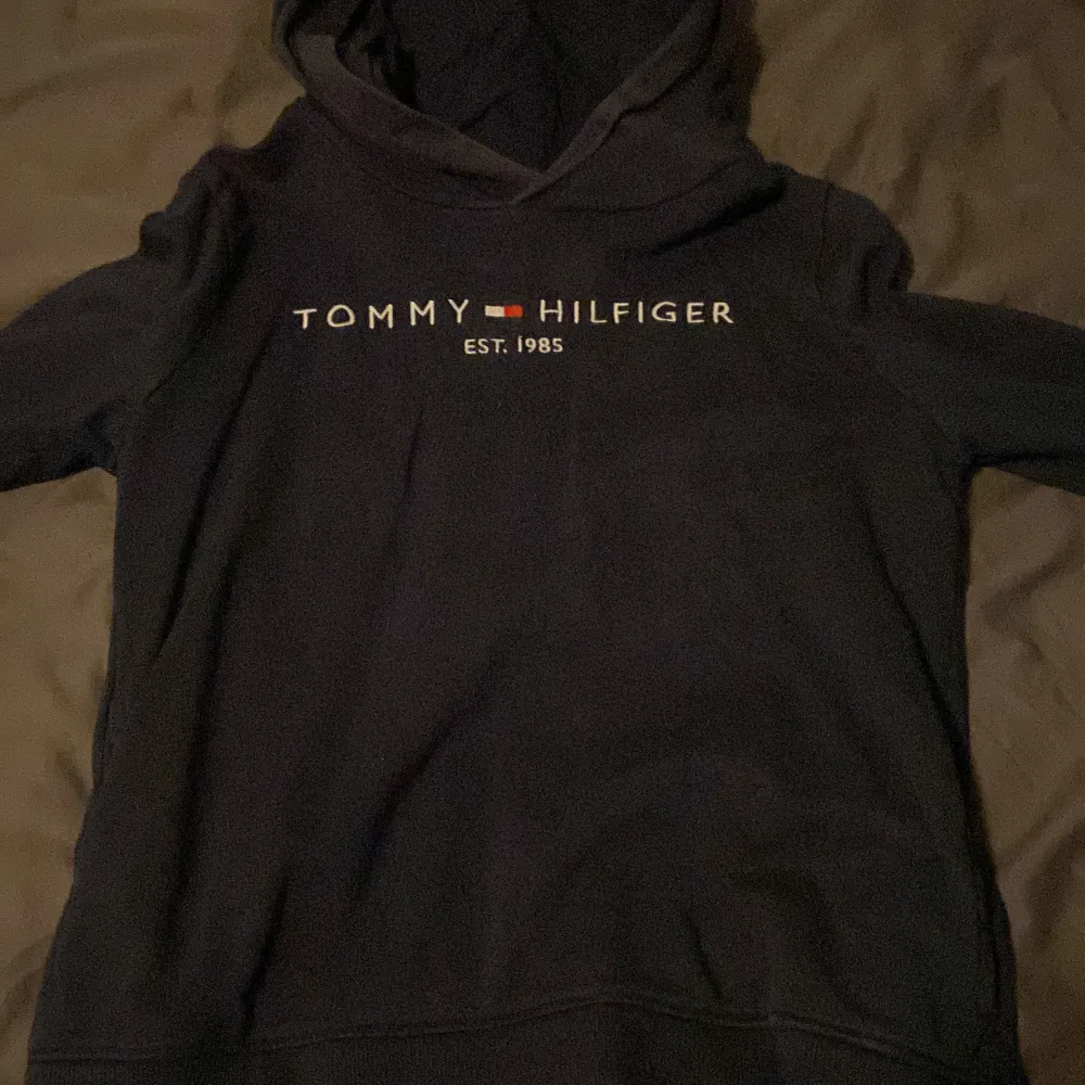 Säljer den för att ja Använder inte längre. Hoodies.