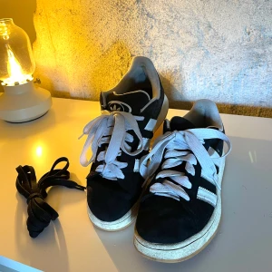 Campus 00 - Säljer mina fina Campus då dem inte kommer till användning längre🤍 Köpta för 1340kr.