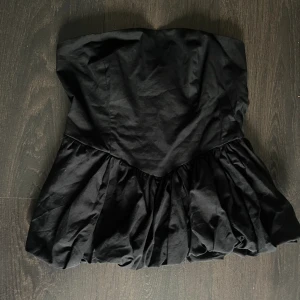 Tubtopp - Supergullig tubtopp med volang