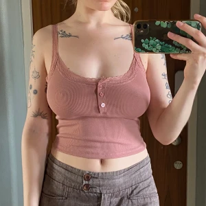 Topp - Fin topp, aldrig använt. Stretchig och väldigt skön