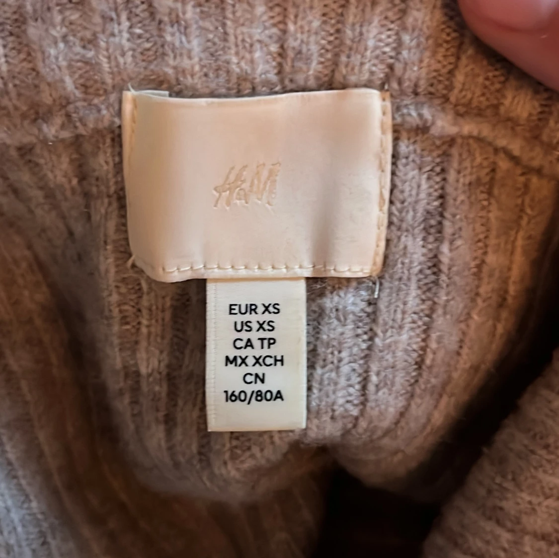 Grå ribbad offshoulder tröja från H&M - 93