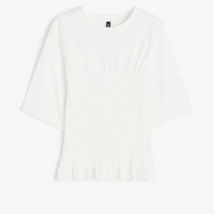 Hm topp - As snygg helt slutsåld topp från hm använd 2- 3  gånger inga defekter på tröjan den är som ny!!❣️❣️priset kan diskuteras 