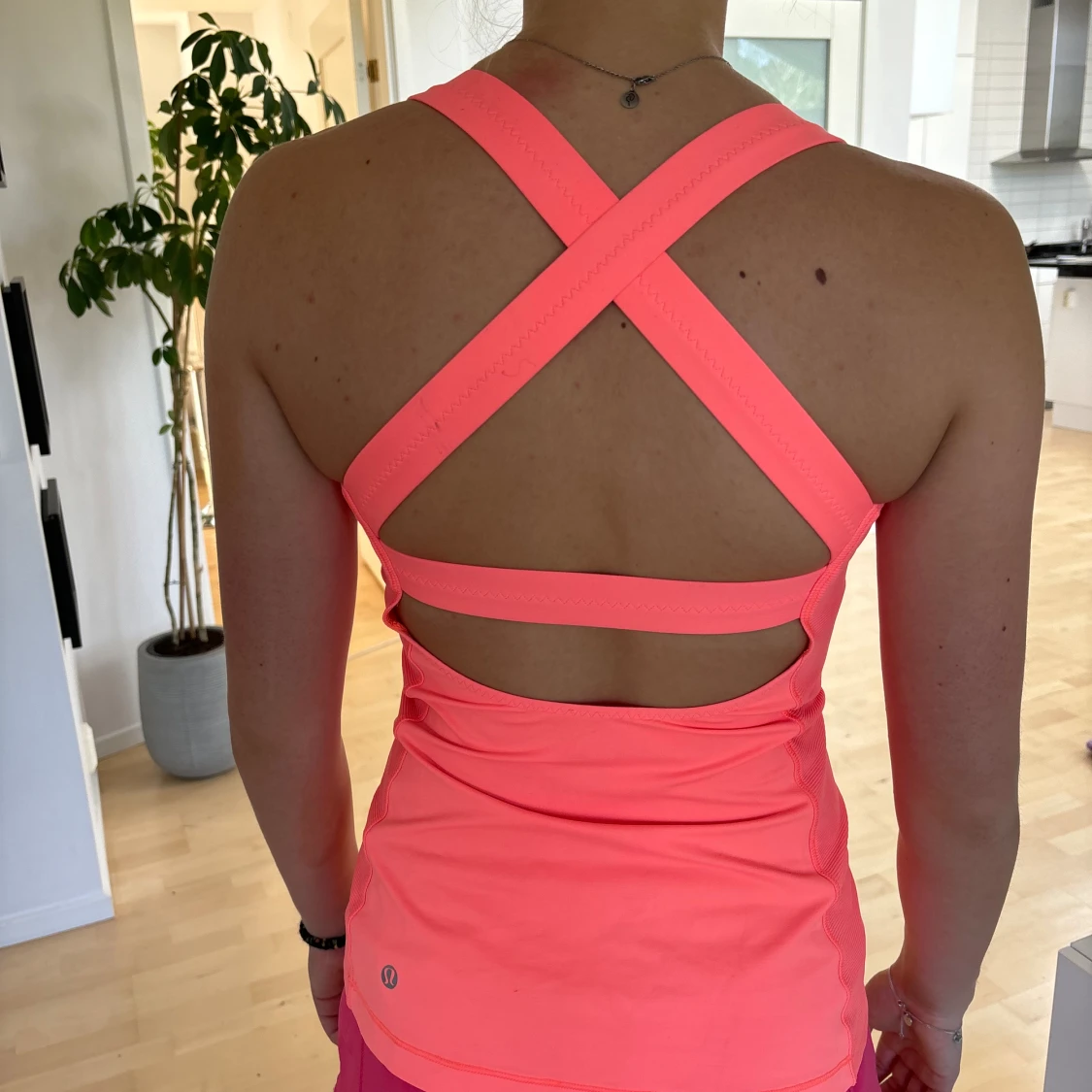 Lululemon träningslinne med inbyggd bh  - 90