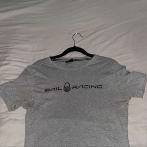 T-Shit  - Bra och fin tröja 