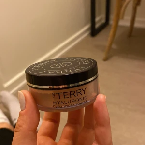 By Terry tinted powder  - Fint lätt-skimrande setting powder från By Terry 