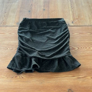 Glitter kjol från Kappahl  - 146/152, glitter kjol från Kappahl 