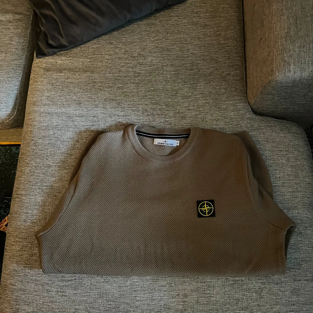 Hej nu säljer jag mina stone island tröja för bara 850kr. Hoodies.