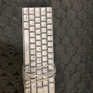 Deltaco gaming tangentbord  - Funkar som de ska använt 3-5 gånger.               Fraktar inom 1-2 dagar