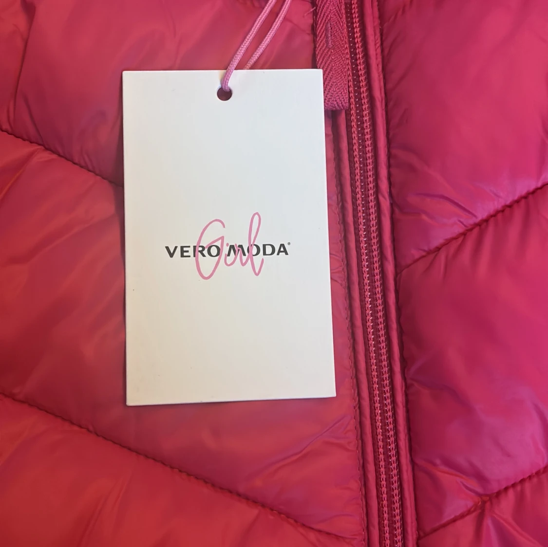 Rosa pufferjacka från Vero Moda - 91